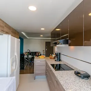hermosa-suite-por-estrenar-piso-13-frente-parque-la-carolina.hotelsquito.com/